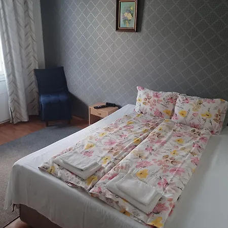Ikahani Hotel 2*
